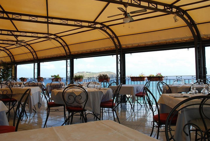 Il Ristorante - Ventotene Hotel Villa Iulia per dormire e ...